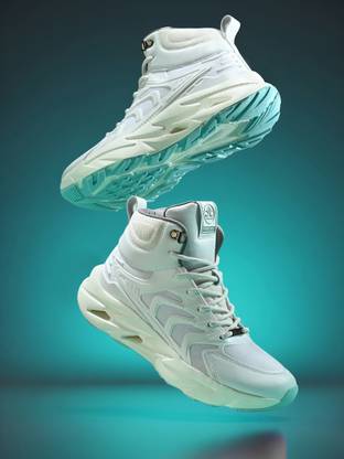 OCM-822 04 Hiking & Trekking Shoes For Men  (Off White , 11)